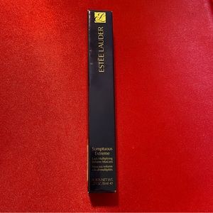Estee Lauder Sumptuous Extreme mascara in Extreme Black.